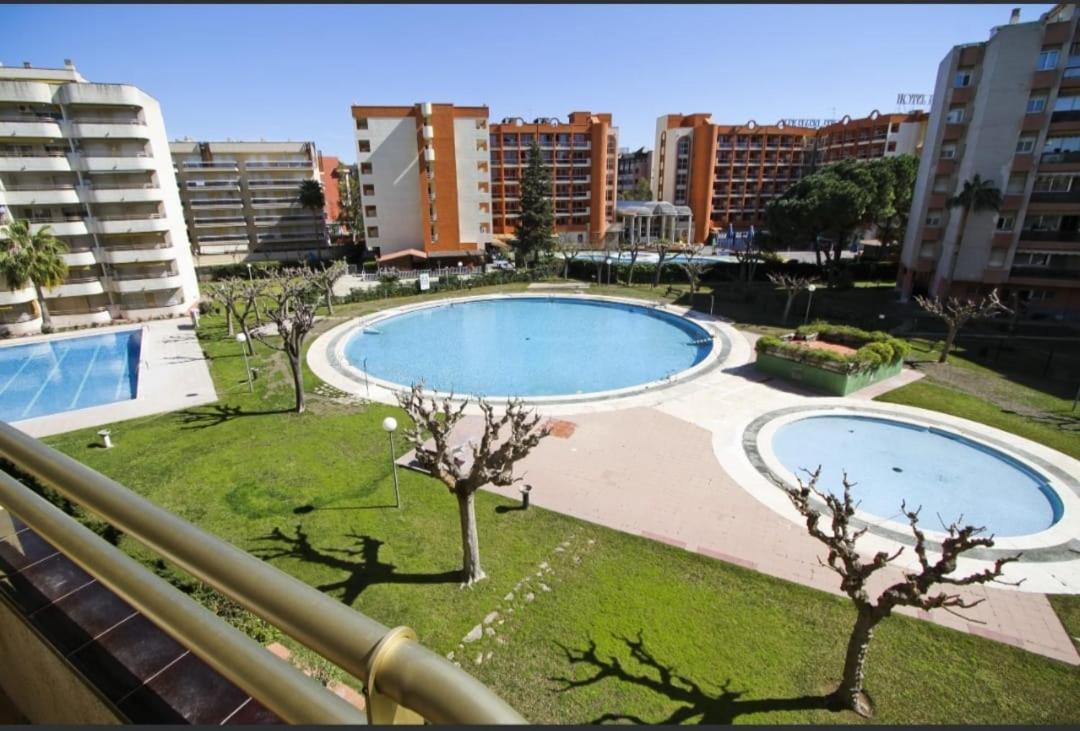 Apartamento En Salou Con 3 Piscinas Junto A Port Aventura Exterior photo