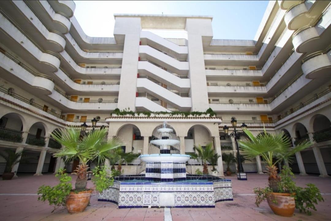 Apartamento En Salou Con 3 Piscinas Junto A Port Aventura Exterior photo